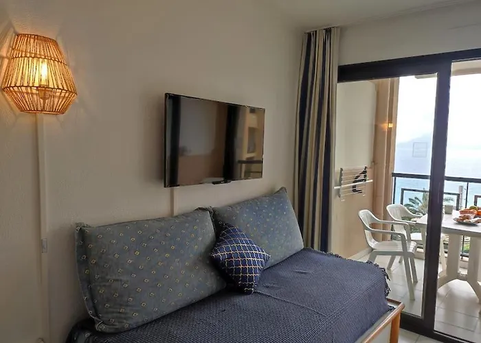 Palme D'azur Yourhosthelper